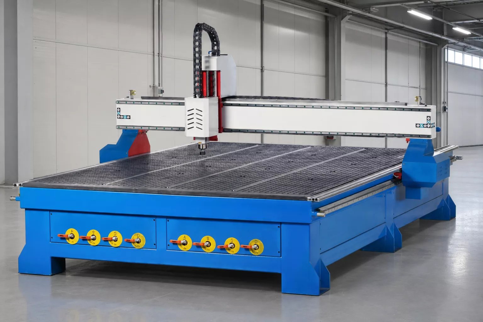Промышленный CNC-фрезерный станок на производстве UVMR Print